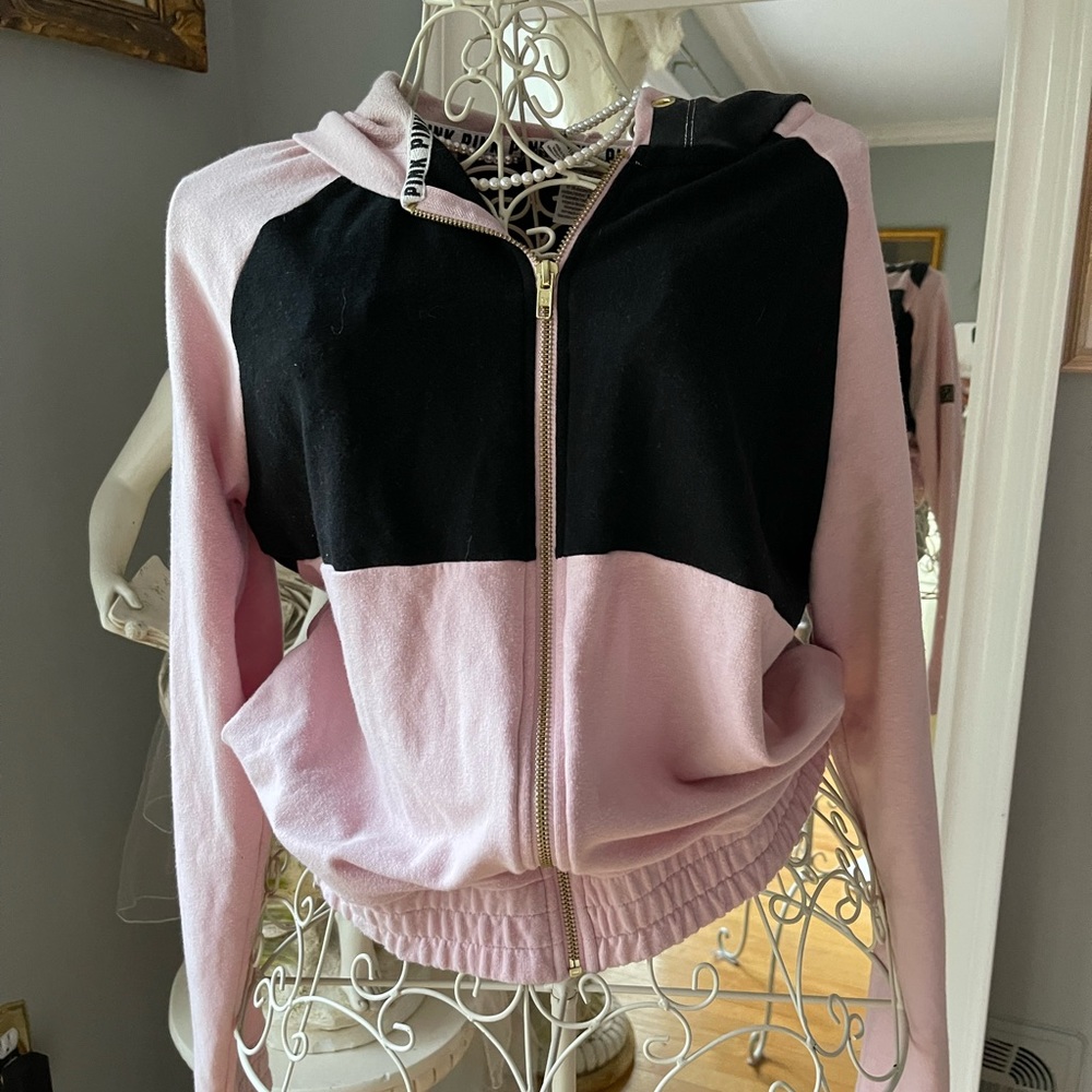 PINK Victoria Secret’s black & pink zip up hoodie